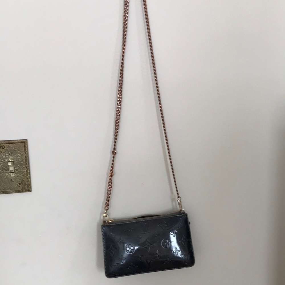 Louis Vuitton Lexington Pouchette in Black